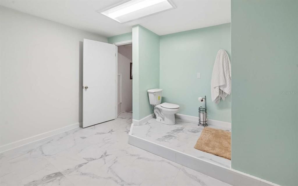En Venta: $325,000 (3 camas, 3 baños, 2664 Pies cuadrados)