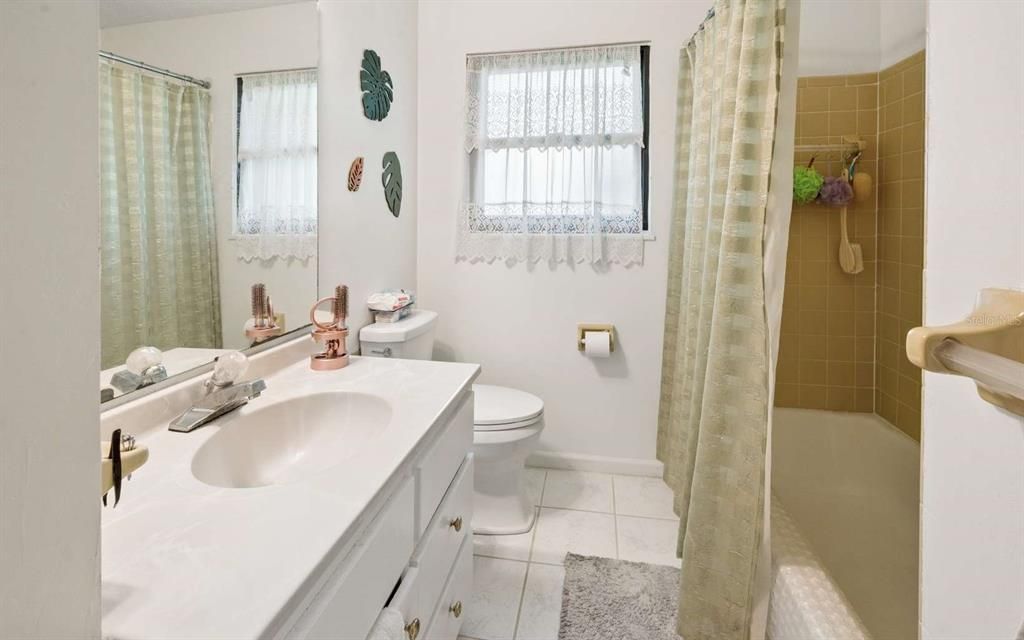 En Venta: $325,000 (3 camas, 3 baños, 2664 Pies cuadrados)