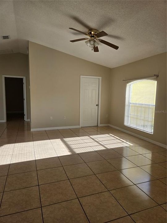 Active With Contract: $225,000 (3 beds, 2 baths, 1209 Square Feet)
