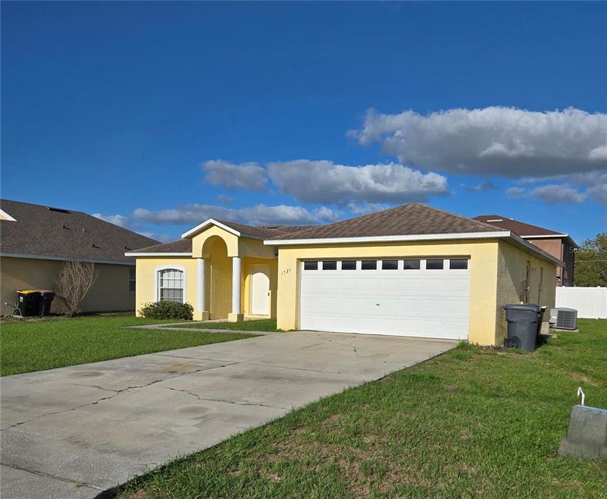 Active With Contract: $225,000 (3 beds, 2 baths, 1209 Square Feet)