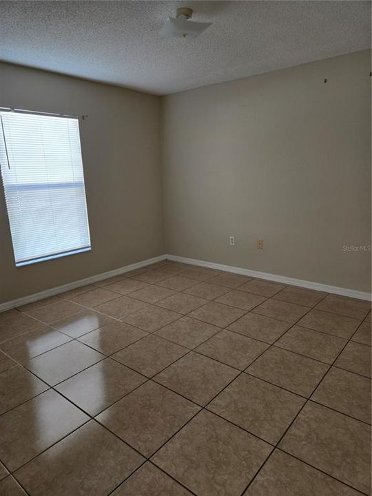 Active With Contract: $225,000 (3 beds, 2 baths, 1209 Square Feet)