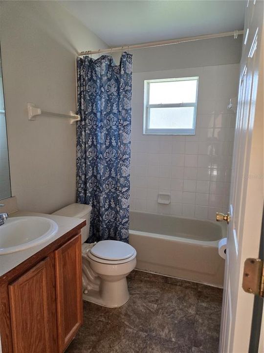 Active With Contract: $225,000 (3 beds, 2 baths, 1209 Square Feet)