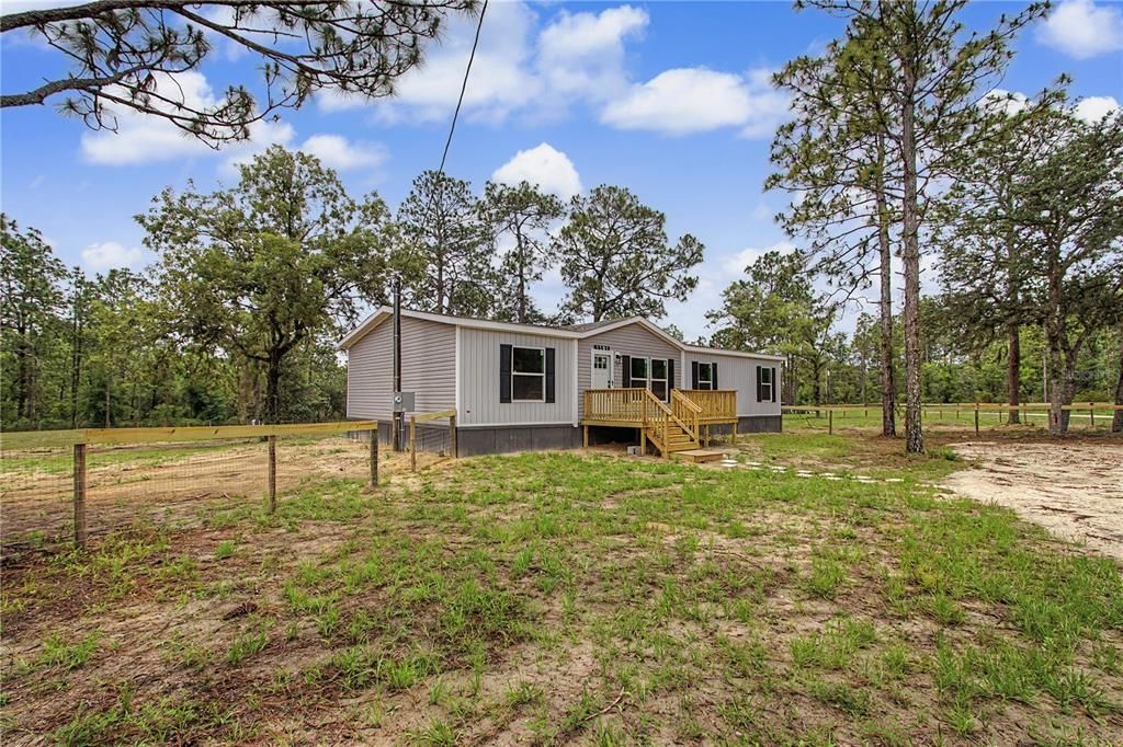 For Sale: $249,400 (4 beds, 2 baths, 1475 Square Feet)