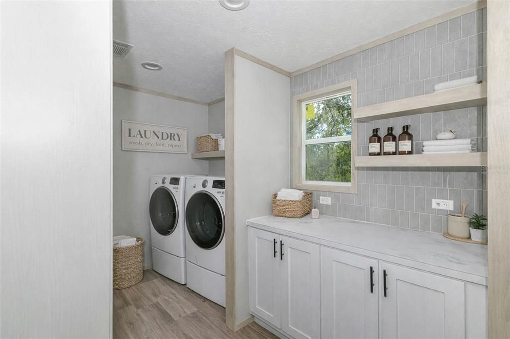 For Sale: $249,400 (4 beds, 2 baths, 1475 Square Feet)