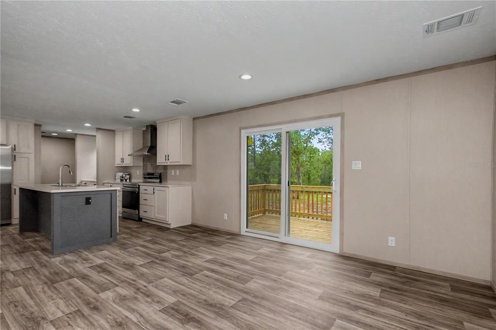 For Sale: $249,400 (4 beds, 2 baths, 1475 Square Feet)