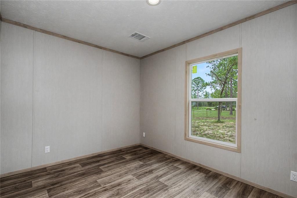 For Sale: $249,400 (4 beds, 2 baths, 1475 Square Feet)