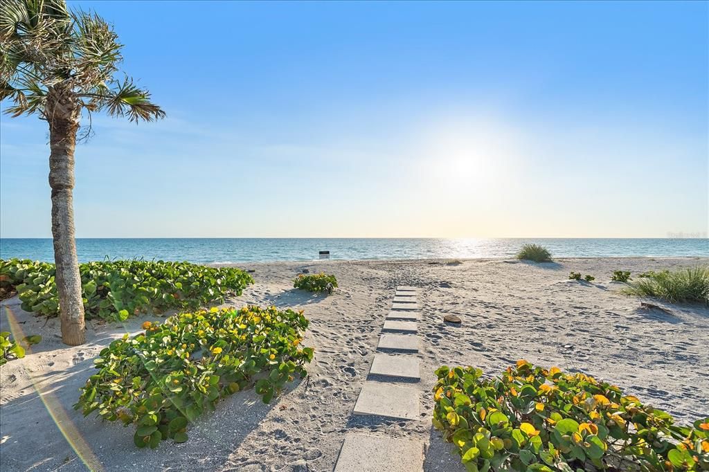 For Sale: $4,690,000 (5 beds, 4 baths, 4033 Square Feet)