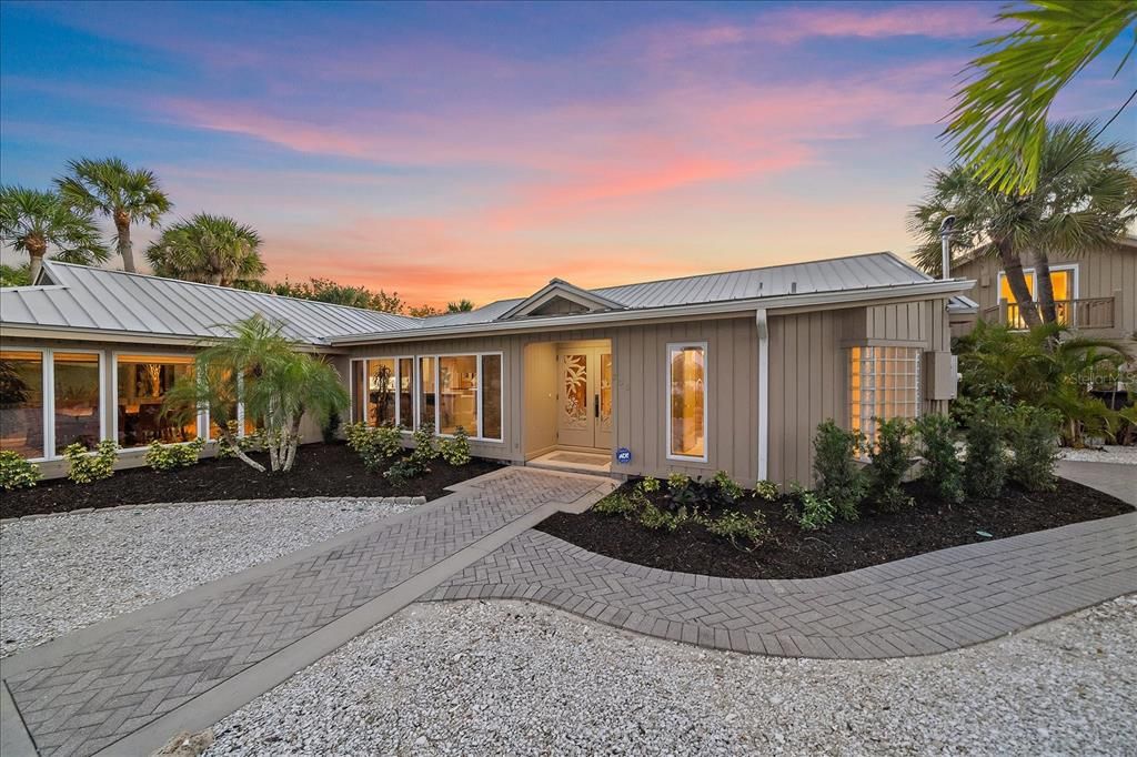For Sale: $4,690,000 (5 beds, 4 baths, 4033 Square Feet)