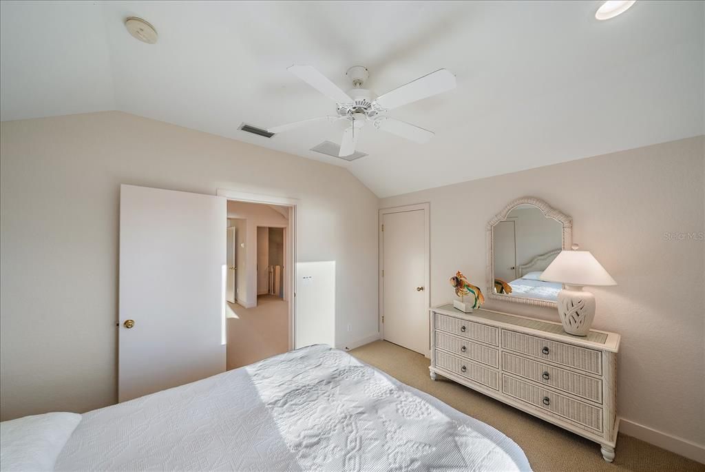 For Sale: $4,690,000 (5 beds, 4 baths, 4033 Square Feet)