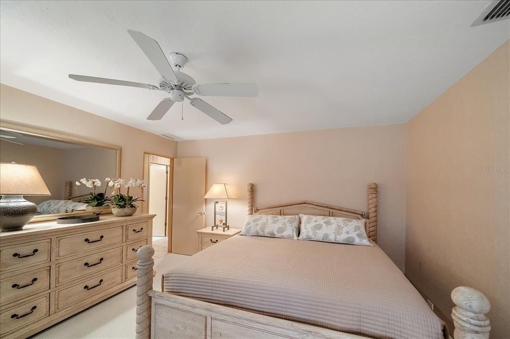 For Sale: $4,690,000 (5 beds, 4 baths, 4033 Square Feet)
