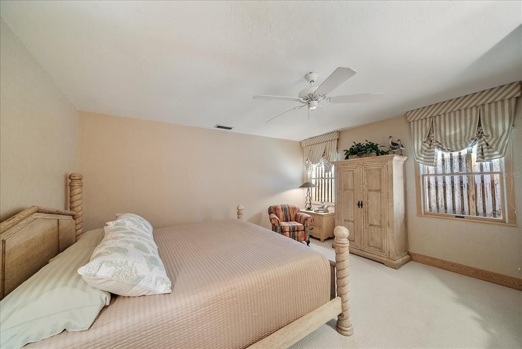 For Sale: $4,690,000 (5 beds, 4 baths, 4033 Square Feet)