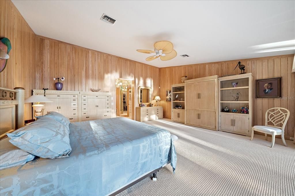 For Sale: $4,690,000 (5 beds, 4 baths, 4033 Square Feet)