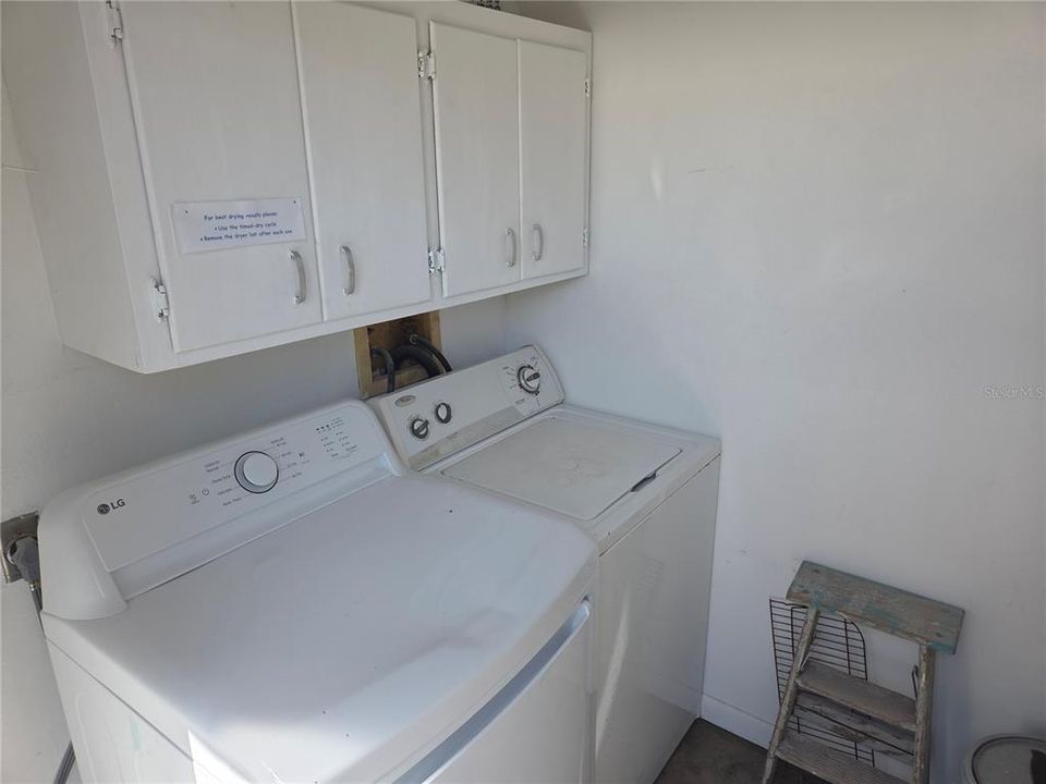 For Sale: $249,900 (2 beds, 2 baths, 863 Square Feet)
