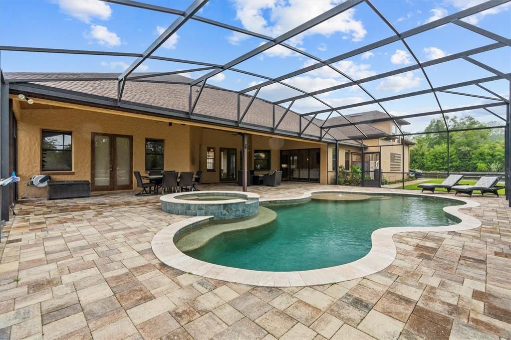 En Venta: $1,150,000 (6 camas, 5 baños, 4635 Pies cuadrados)