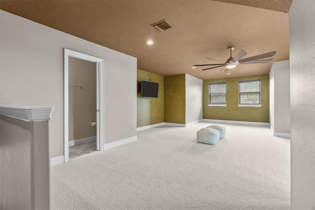 En Venta: $1,150,000 (6 camas, 5 baños, 4635 Pies cuadrados)