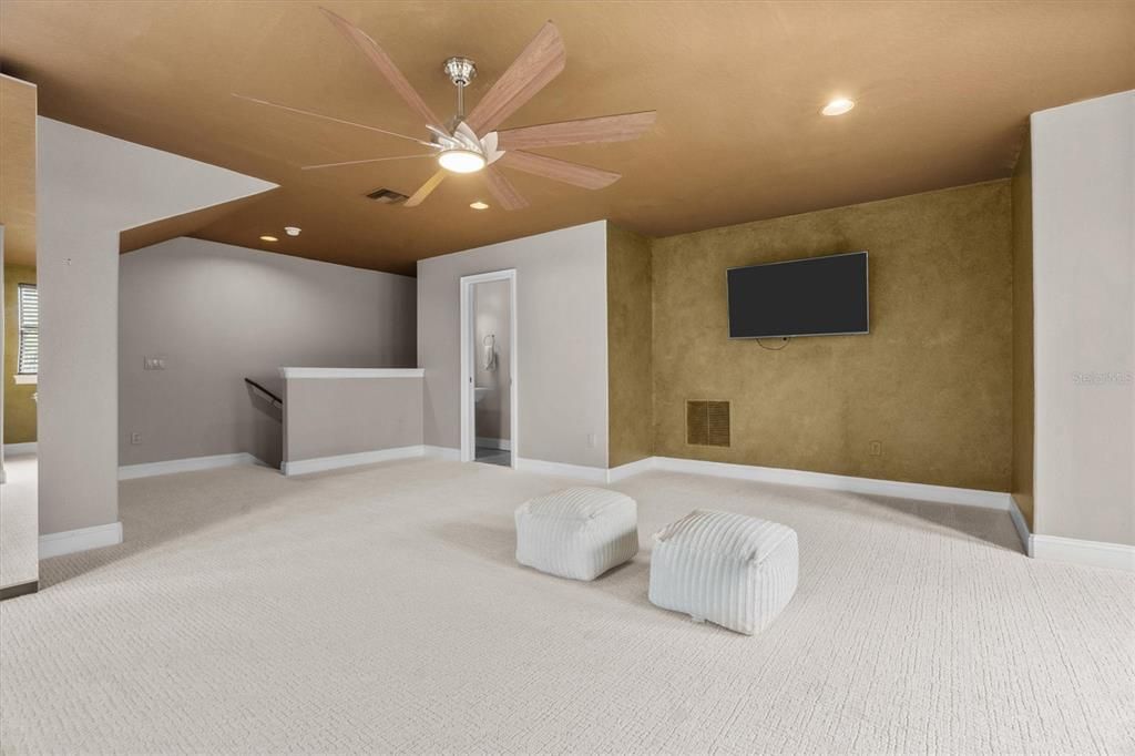 En Venta: $1,150,000 (6 camas, 5 baños, 4635 Pies cuadrados)