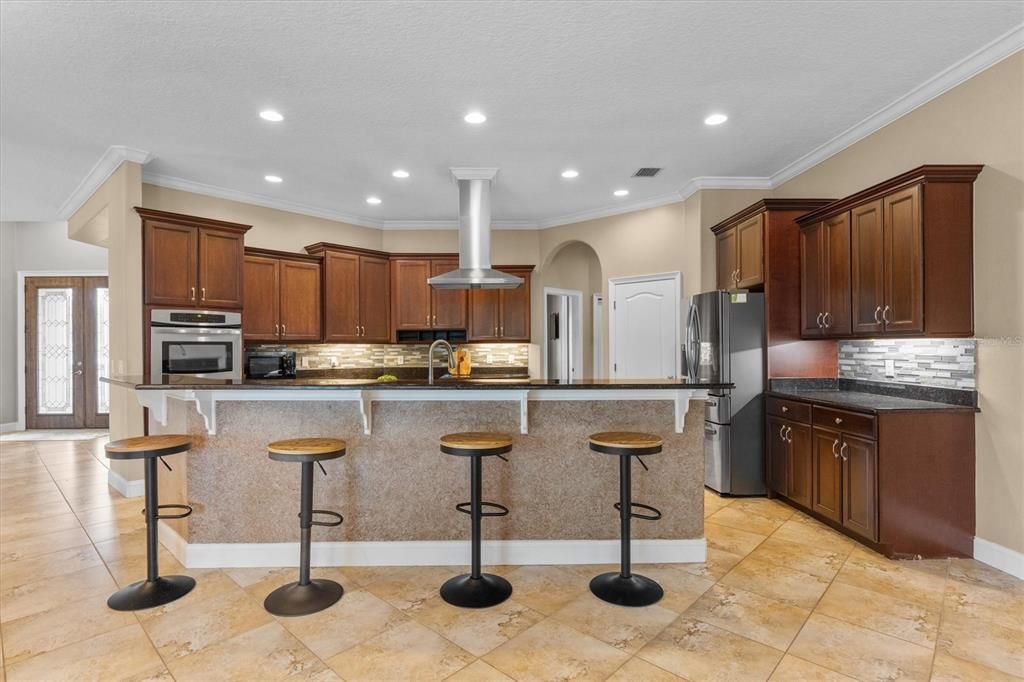 En Venta: $1,150,000 (6 camas, 5 baños, 4635 Pies cuadrados)