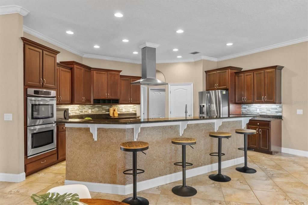 En Venta: $1,150,000 (6 camas, 5 baños, 4635 Pies cuadrados)