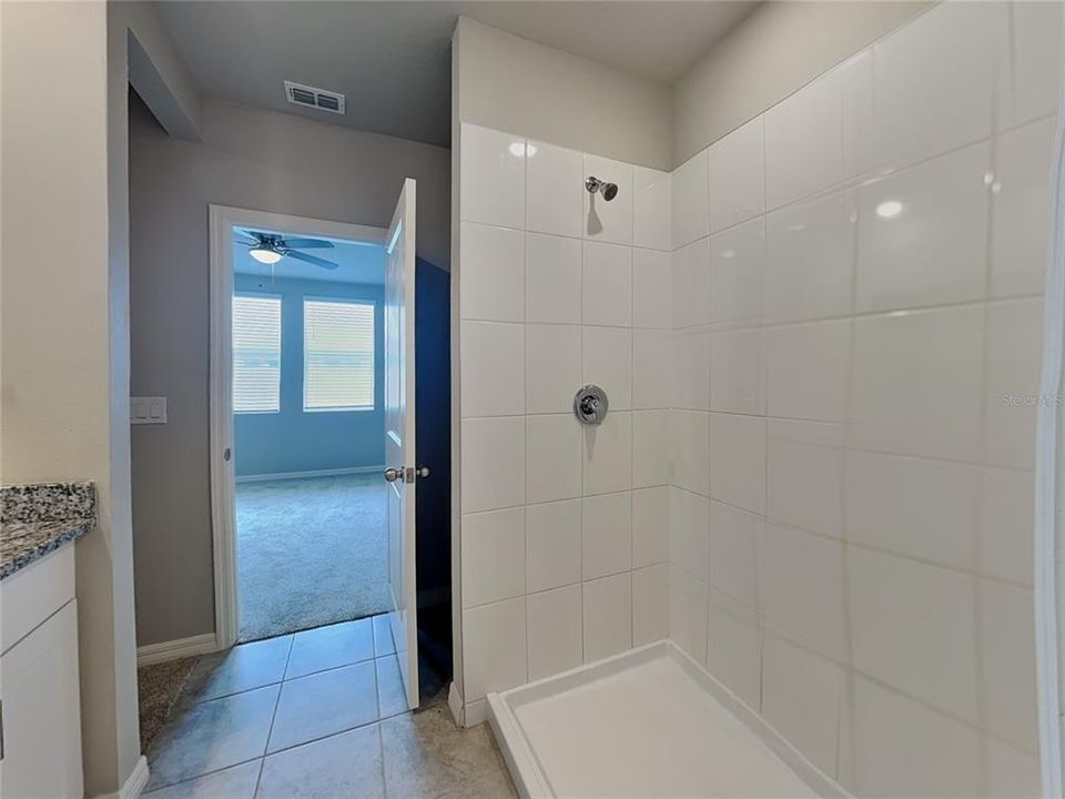 Active With Contract: $1,889 (3 beds, 2 baths, 1269 Square Feet)