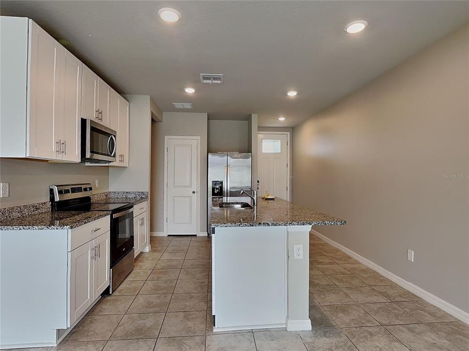 Active With Contract: $1,889 (3 beds, 2 baths, 1269 Square Feet)