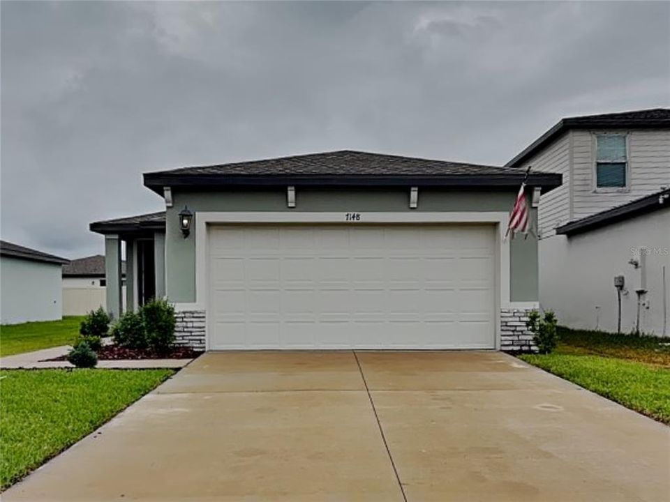Active With Contract: $1,889 (3 beds, 2 baths, 1269 Square Feet)