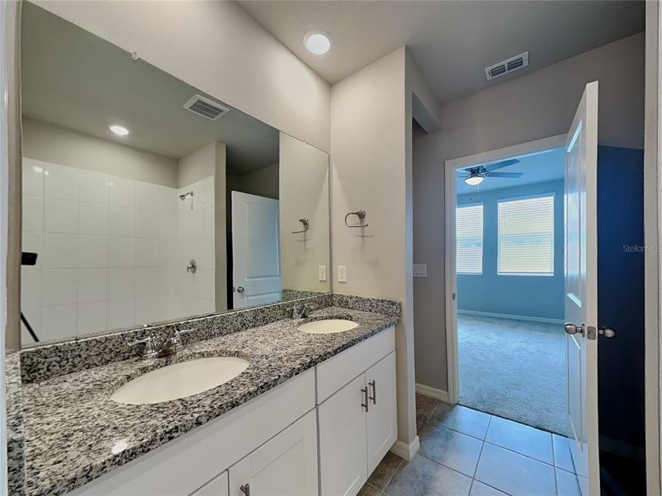 Active With Contract: $1,889 (3 beds, 2 baths, 1269 Square Feet)