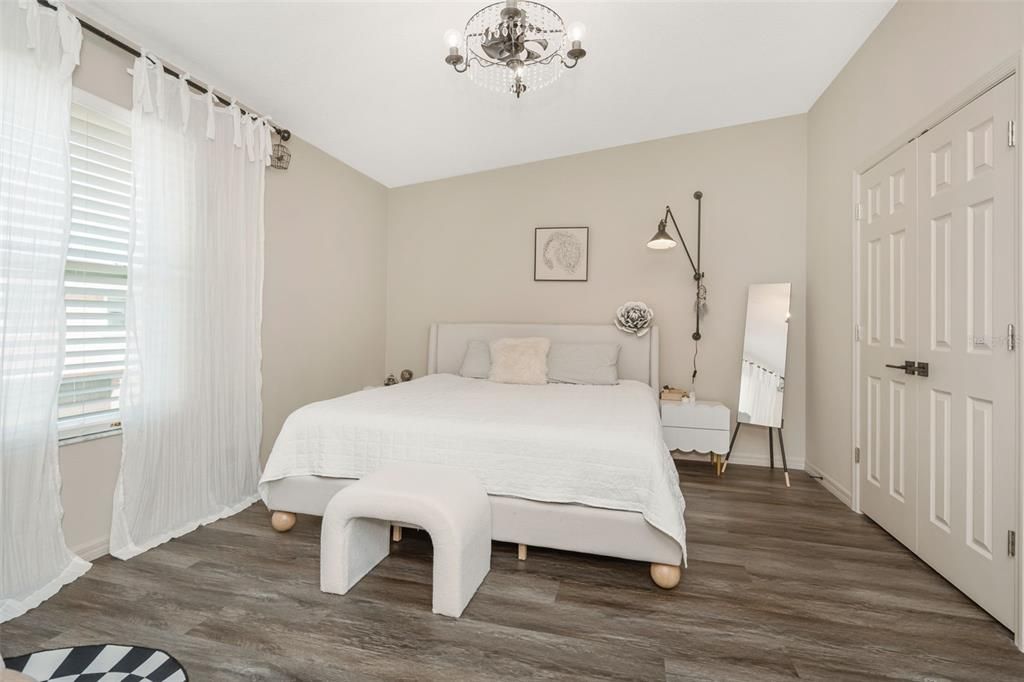 For Sale: $425,000 (3 beds, 2 baths, 1602 Square Feet)