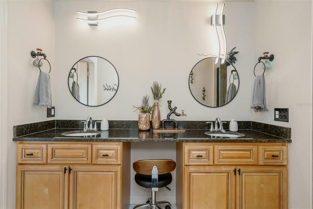 For Sale: $425,000 (3 beds, 2 baths, 1602 Square Feet)