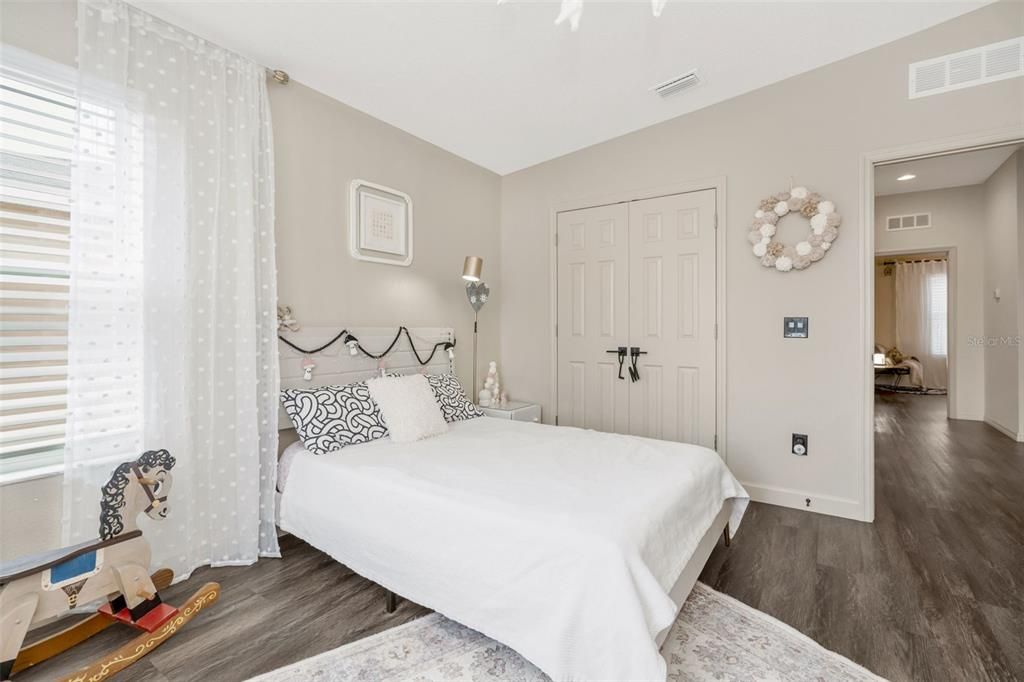 For Sale: $425,000 (3 beds, 2 baths, 1602 Square Feet)