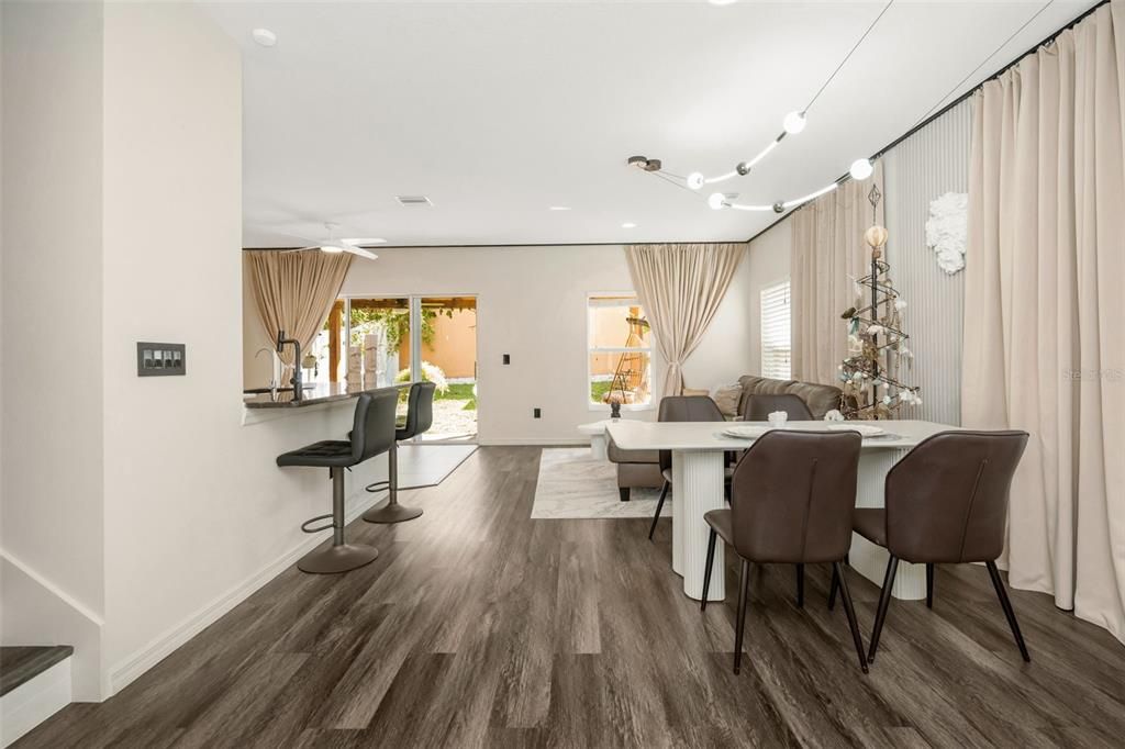 For Sale: $425,000 (3 beds, 2 baths, 1602 Square Feet)