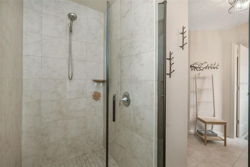 For Sale: $425,000 (3 beds, 2 baths, 1602 Square Feet)