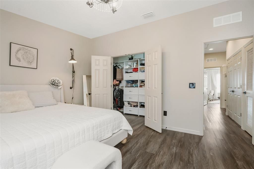 For Sale: $425,000 (3 beds, 2 baths, 1602 Square Feet)