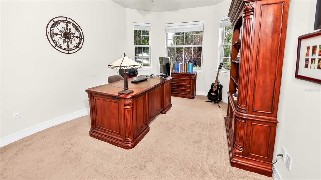 En Venta: $949,000 (4 camas, 3 baños, 2745 Pies cuadrados)