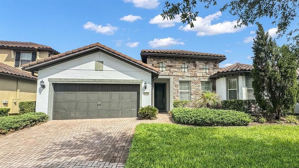 En Venta: $949,000 (4 camas, 3 baños, 2745 Pies cuadrados)
