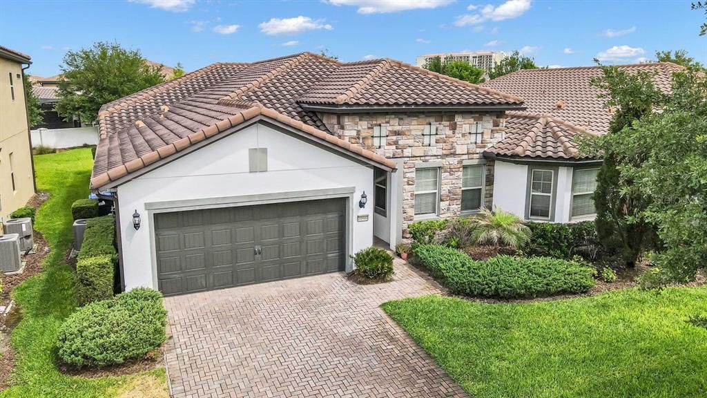 En Venta: $949,000 (4 camas, 3 baños, 2745 Pies cuadrados)