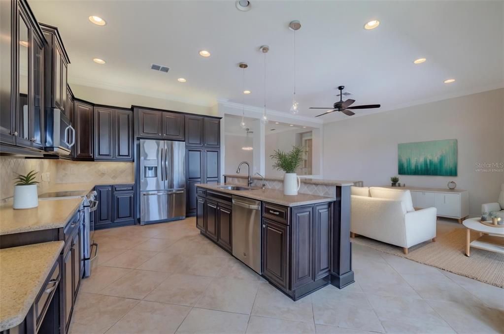 For Sale: $465,000 (3 beds, 3 baths, 2420 Square Feet)