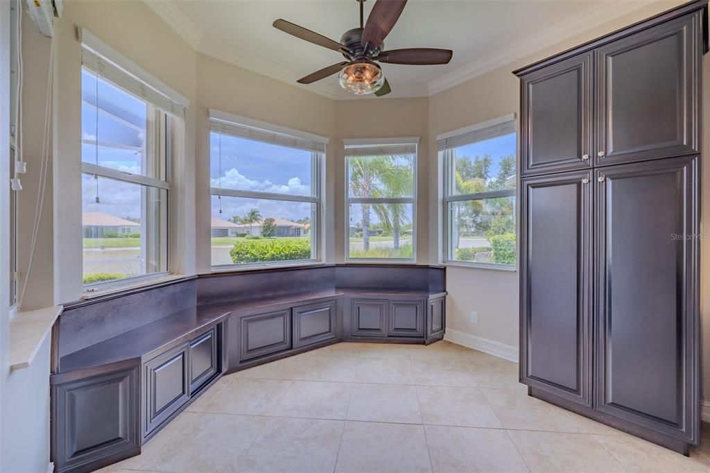 For Sale: $465,000 (3 beds, 3 baths, 2420 Square Feet)