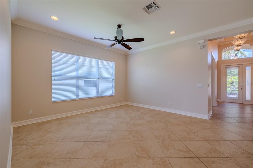 For Sale: $465,000 (3 beds, 3 baths, 2420 Square Feet)
