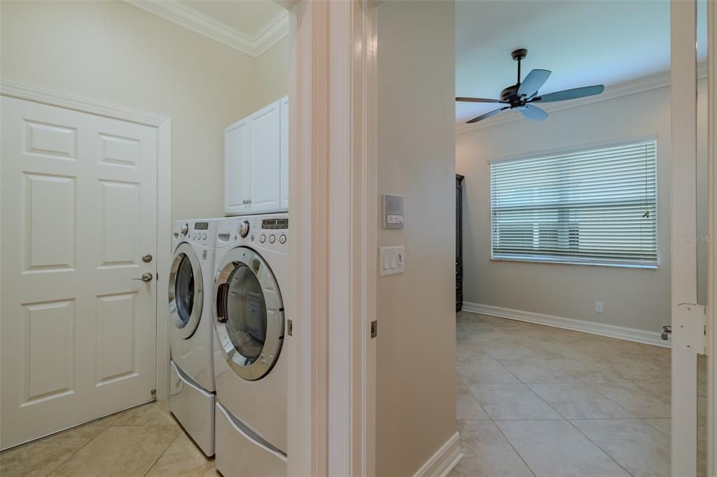 For Sale: $465,000 (3 beds, 3 baths, 2420 Square Feet)