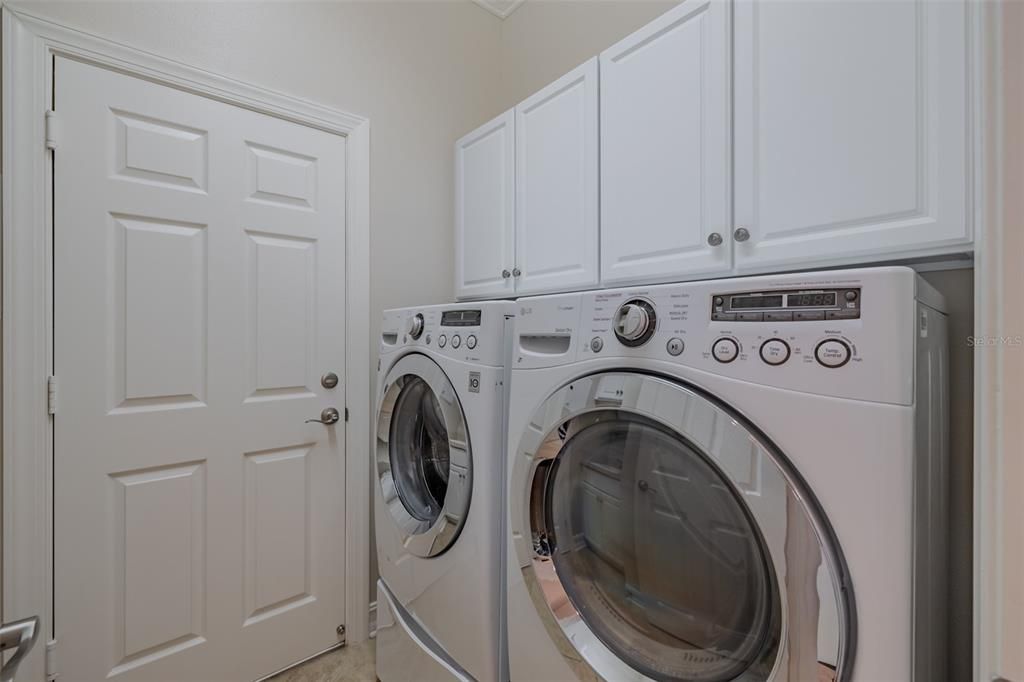 For Sale: $465,000 (3 beds, 3 baths, 2420 Square Feet)
