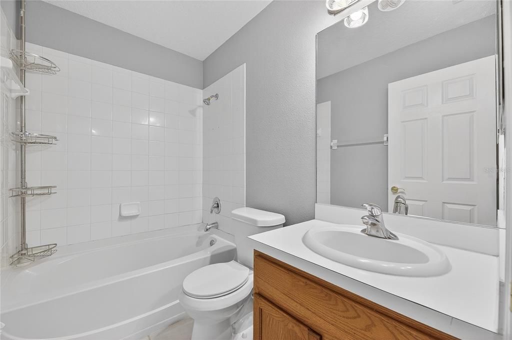 Active With Contract: $1,850 (3 beds, 2 baths, 1360 Square Feet)