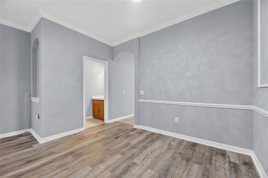 Active With Contract: $1,850 (3 beds, 2 baths, 1360 Square Feet)