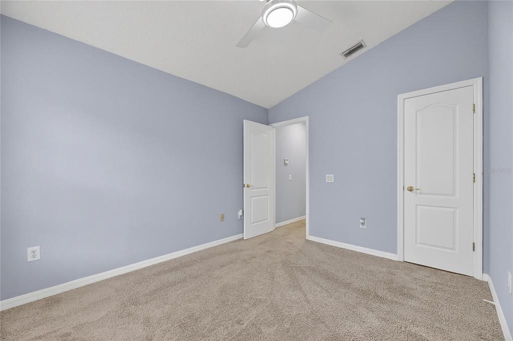 Active With Contract: $1,850 (3 beds, 2 baths, 1360 Square Feet)