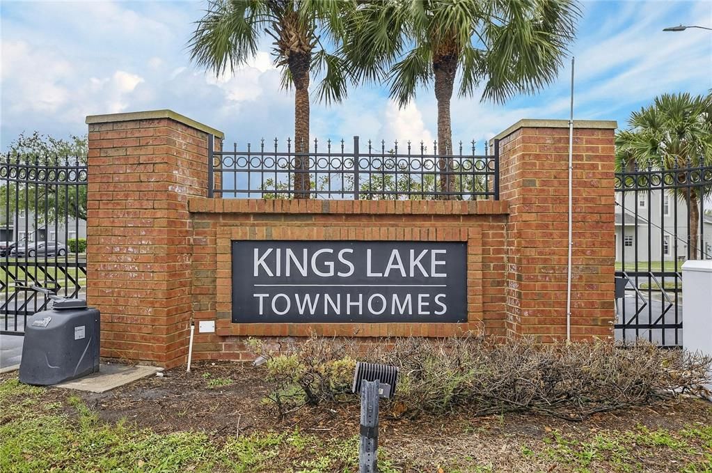 Active With Contract: $1,850 (3 beds, 2 baths, 1360 Square Feet)