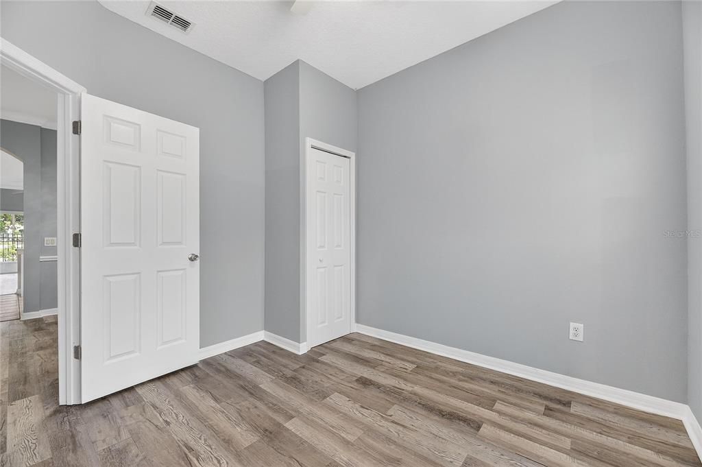 Active With Contract: $1,850 (3 beds, 2 baths, 1360 Square Feet)