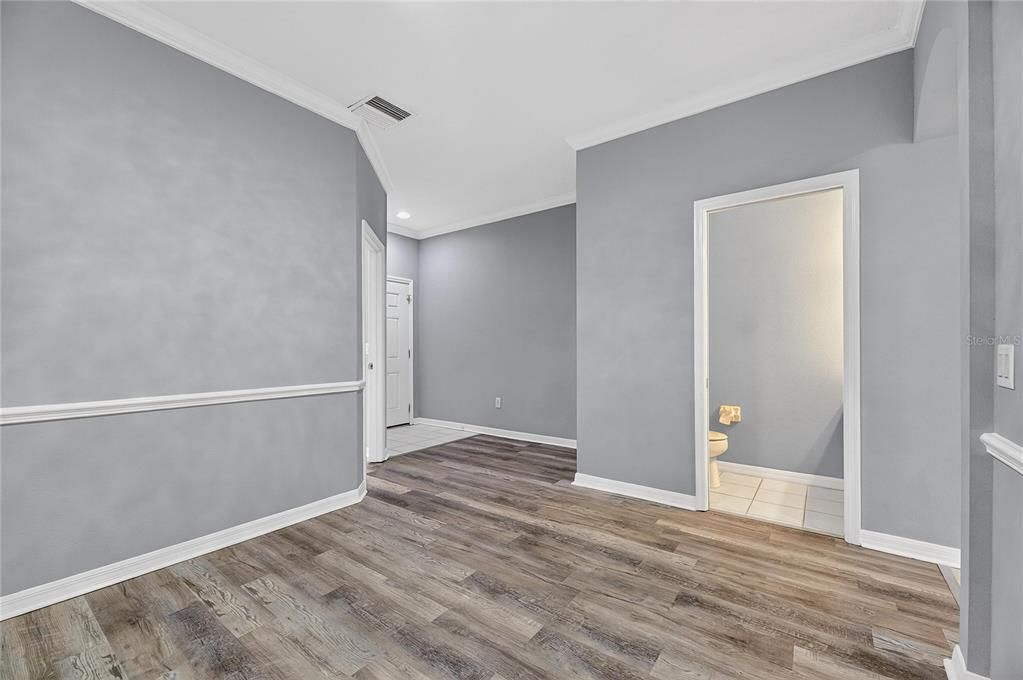Active With Contract: $1,850 (3 beds, 2 baths, 1360 Square Feet)