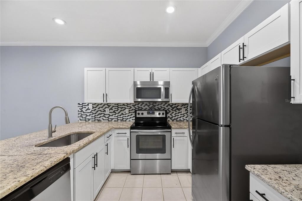 Active With Contract: $1,850 (3 beds, 2 baths, 1360 Square Feet)