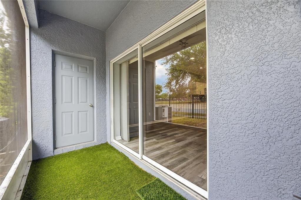 Active With Contract: $1,850 (3 beds, 2 baths, 1360 Square Feet)