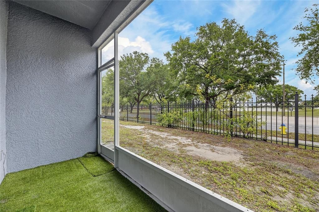 Active With Contract: $1,850 (3 beds, 2 baths, 1360 Square Feet)