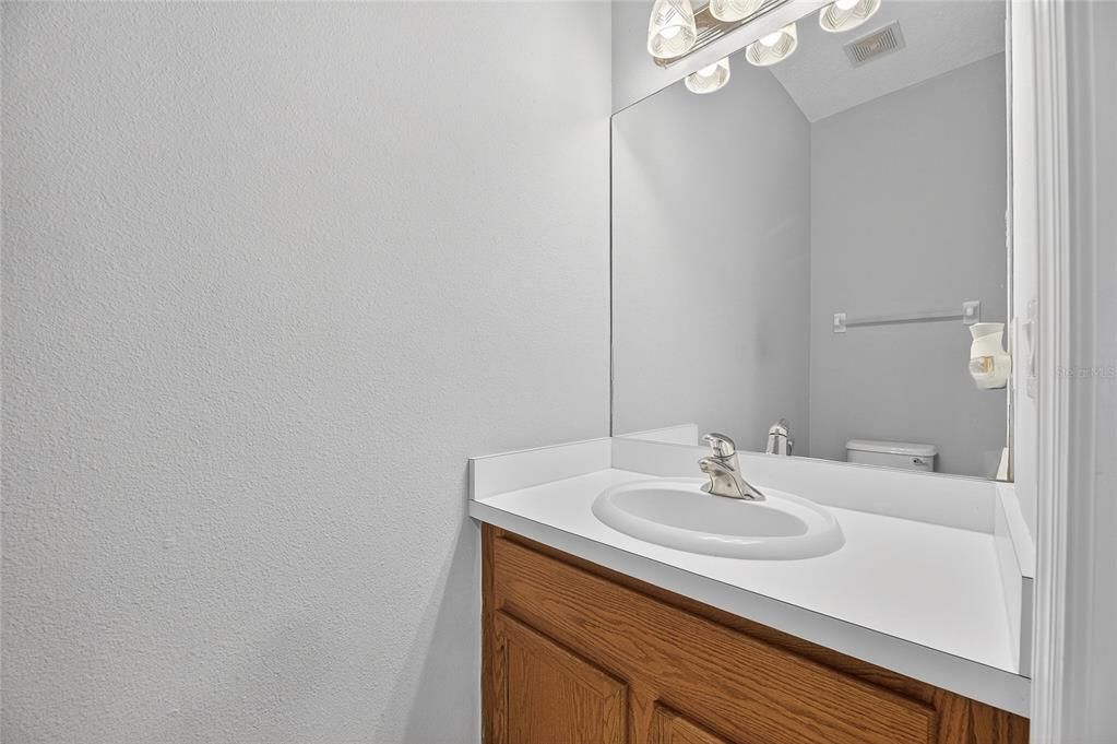 Active With Contract: $1,850 (3 beds, 2 baths, 1360 Square Feet)